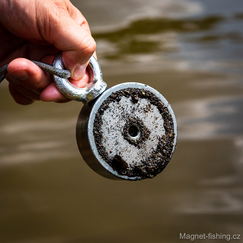 Jak uvázat magnet fishing
